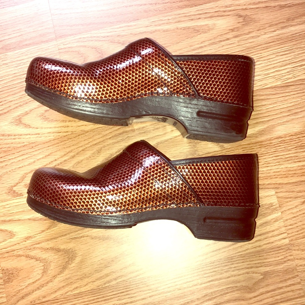 Dansko XP size 42
